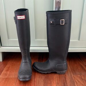 Hunter Classic Black Rain Boots with Buckle